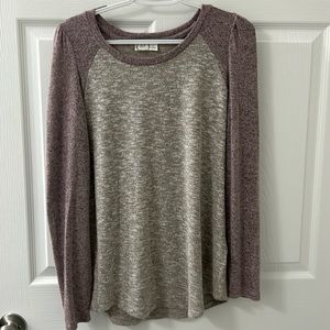 Small Maurice’s long-sleeve top